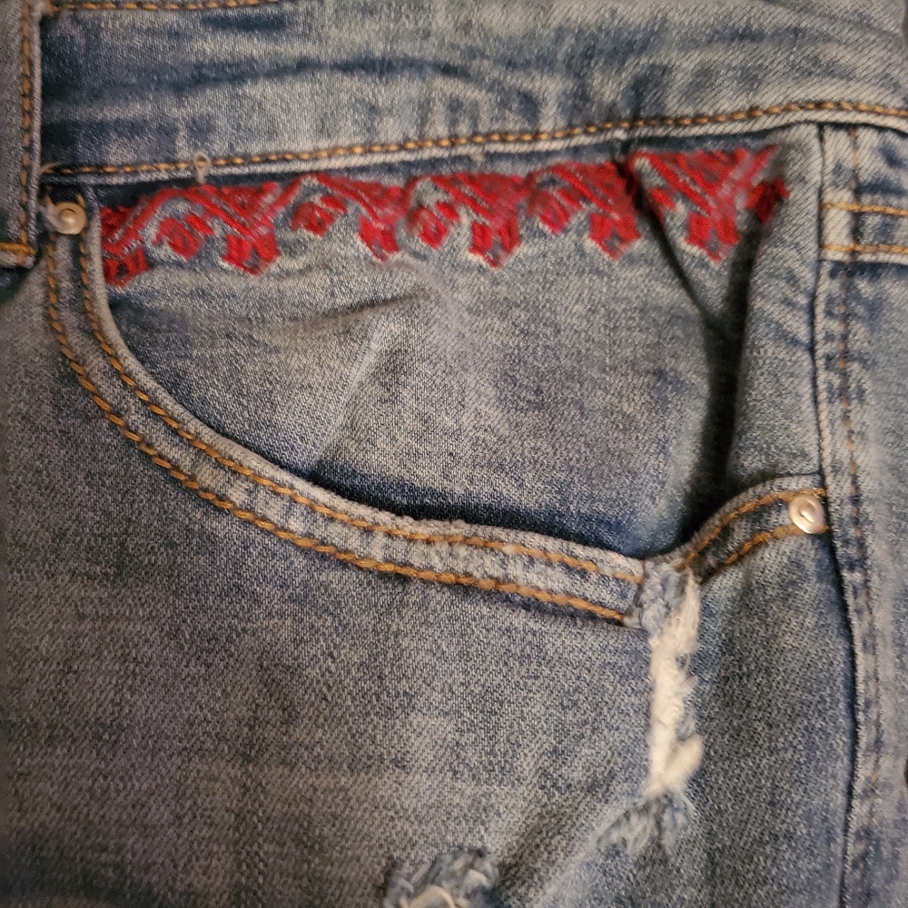 INC Embroidered Distressed Crop Jeans Sze 24W  NWT - Picture 3 of 4